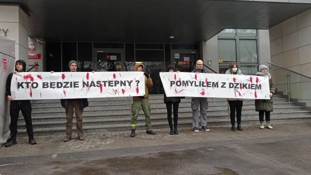 Ruch Antyłowiecki protestujący pod siedzibą Sądu Okręgowego w Lublinie podczas jednej z rozpraw, 19 stycznia 2022 r. Fot. Kampania Niech Żyją!