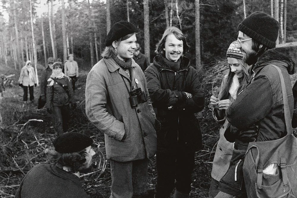 Aktywiści ruchu Koijärvi: Pekka Robert Sundell, Kai Vaara, Pekka Haavisto, Heidi Hautala i Olli Tammilehto, 1980 r. Fot. autor nieznany, źródło: Kansan Arkisto za Finna.fi