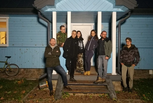 Kinga Rusin podczas wizyty wśród uczestników akcji „Rykowisko dla jeleni, nie dla myśliwych”, październik 2017 r. Fot. Archiwum Pracowni