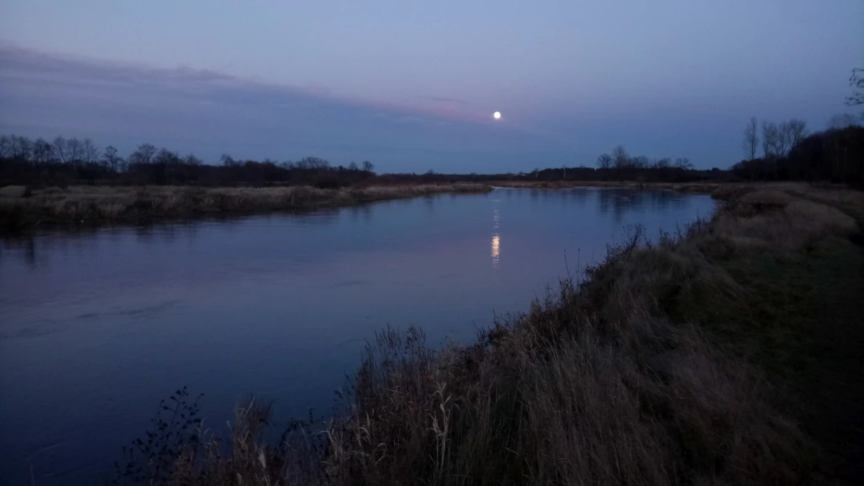 Obchody Nocy Kupały rozpoczynają się w nocy, ale ich sednem jest wyczekiwanie na nadchodzący świt. Wszystkie fotografie za archiwum Moniki Stasiak