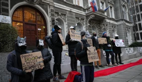 w-obronie-wilkow-pod-ambasada-republiki-slowackiej-2020-12-15-03-fot-cezary-kowalski.jpg