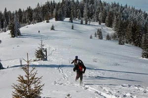 
Bieg przez Gorce – zima to nie czas na robienie przerw w treningu. Fot. Archiwum Szymona Ciapały
