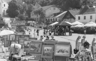 Artyści od lat są nieodłącznym elementem kazimierskiego rynku. Fot. Andrzej Ginalski