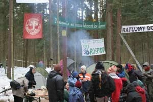 Zimowy obóz nad Rospudą, luty 2007 r. Fot. Radosław Ślusarczyk