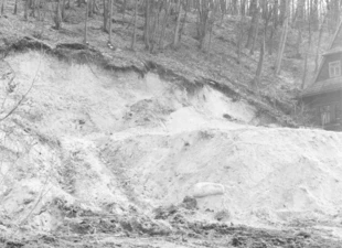 Wyrwa w zboczu pod nowy dom w Kazimierzu Dolnym. Fot. Andrzej Ginalski