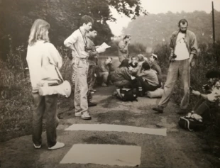 
Protest przeciwko polowaniom na ptaki w Wielikącie, po prawej stronie Janusz Tyrlik, 1990 r. Fot. Archiwum Pracowni
