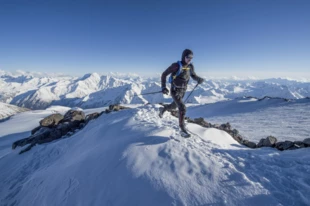 
Piotr Hercog przygotowuje się do wyścigu na szczyt góry Elbrus. Fot. Piotr Dymus
