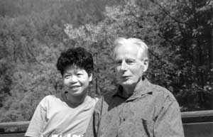 Arne Naess z żoną Kit Fai podczas wizyty w Pracowni, Dolina Wapienicy 1992 rok. Fot. Archiwum Pracowni