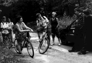 Spotkani turyści są przerażeni widokiem gospodarki w Puszczy. Fot. Janusz Korbel