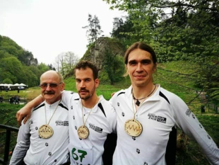 
Koniczynka Marathon 2017, bieg górski w dobry towarzystwie – Krzysztof, Szymon i Szymon z Dzikie Życie RunTeam
