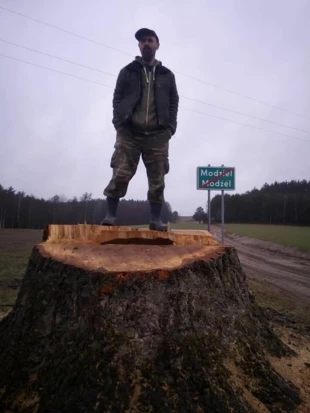 Radosław Sawicki, Modziel – ścięta topola, 2021