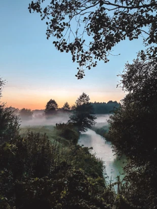 Jesienna mgła nad Kanałem Kromnowskim. Fot. Anna Korn-Barcikowska