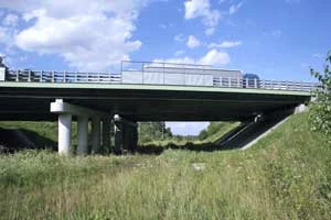 
Duże przejście dolne zespolone z linią kolejową – autostrada A4, okolice Gliwic. Fot. Rafał Kurek
