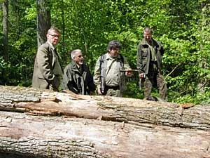 Lech Buchholz na wizji terenowej w rezerwacie Starodrzew Szyndzielski. Fot. Adam Bohdan
