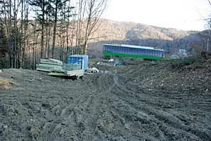 Górna stacja nielegalnego wyciągu narciarskiego „Czarny Groń”. Fot. z archiwum Pracowni