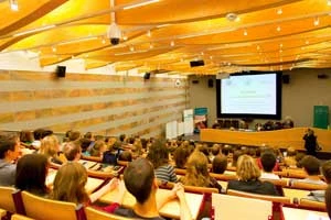 Wykład Jej Królewskiej Wysokości Laurentien Księżnej Niderlandów „Klimat – nowy priorytet dla strategii CSR” zorganizowanego przez Koalicję Klimatyczną, Szkołę Główną Handlową w Warszawie oraz Studenckie Koło Naukowe Zrównoważonego Rozwoju OIKOS 24 października 2012 r., Szkoła Główna Handlowa w Warszawie. Fot. Urszula Stefanowicz