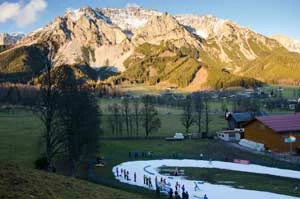 Grudzień 2014 r., sztucznie śnieżona trasa w Ramsau am Dachstein w Austrii. Fot. Piotr Manowiecki