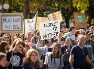 Ruch młodzieżowy „Piątki dla klimatu” Grety Thunberg. Fot. Mika Baumeister