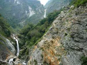Wodospady Baiyang. PN Taroko. Wschodni Tajwan. Okolica od wieków zamieszkiwana przez lud Amis, który poważnie ucierpiał podczas japońskiej okupacji Tajwanu. Fot. Tomasz Nakonieczny