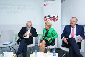 Na temat zasad i trybu postępowania w sejmie z ustawami obywatelskimi dyskutowali w Warszawie (od lewej) Krzysztof Worobiec oraz posłowie: Iwona Śledzińska-Katarasińska (PO) i Kazimierz-Michał Ujazdowski (PiS). Fot. INSPRO