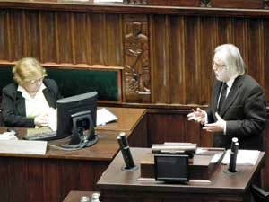 Krzysztof A. Worobiec, przedstawiciel Komitetu Inicjatywy Ustawodawczej referuje w Sejmie założenia i uzasadnienie projektu ustawy. Fot. Marek Broniarek