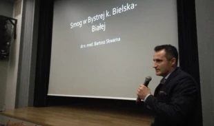 Bartosz Skwarna podczas wydarzenia „Mamy smog w Bystrej” 22 stycznia 2018 r. w Domu Kultury „Promyk” w Bystrej. Fot. Grzegorz Bożek