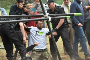 Brutalnie przerwana blokada w Czerlonce, 8 czerwca 2017 r. Fot. Archiwum Pracowni