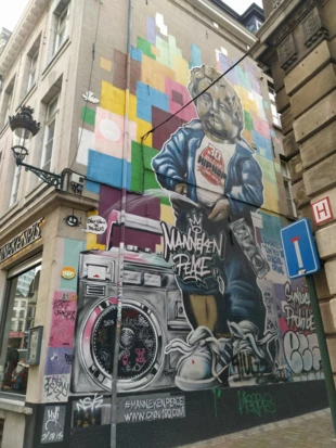 Mannekenpeace, mural, Bruksela. Wszystkie fotografie Dagmara Stanosz