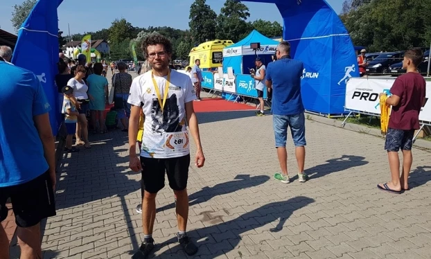 Michał tuż po biegu w nowej koszulce naszego teamu :)