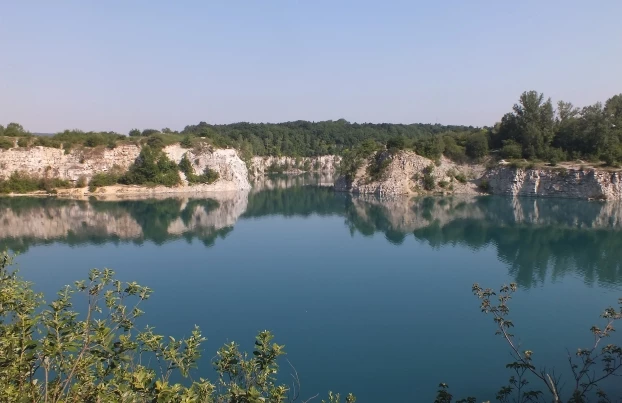 Widok na zalew Zakrzówek, przed przystąpieniem do montażu siatek. Fot. Mariusz Waszkiewicz