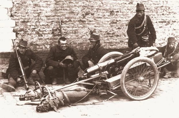 Psy zaprzężone do ciężkiego karabinu maszynowego, Belgia, 1914. Klisza BnF