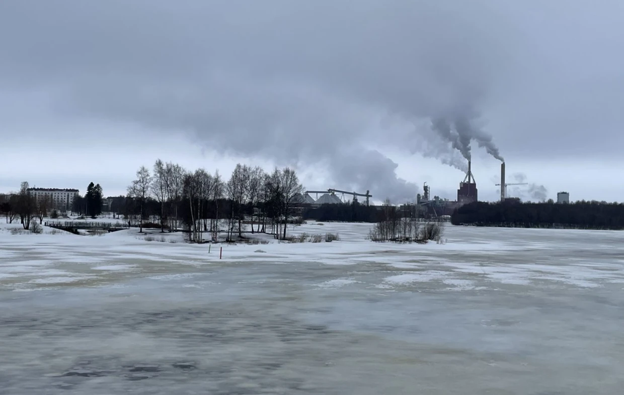 Fabryka papieru opakowaniowego w Oulu, Finlandia. Fot. Magdalena Gościniak