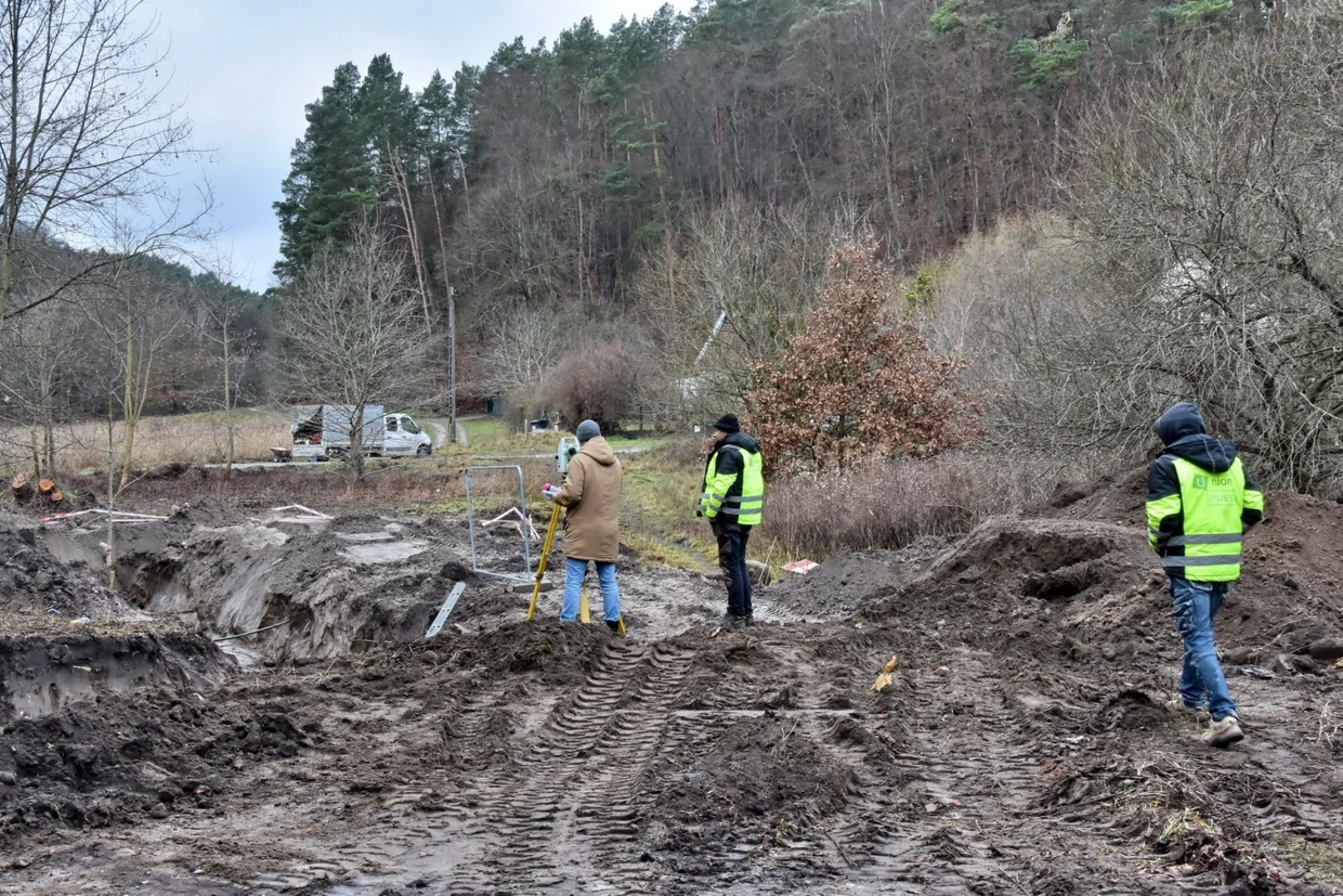 Zdewastowany przyrodniczo i krajobrazowo fragment ujścia Doliny Zielonej, styczeń 2023 r. Fot. Marcin Wilga