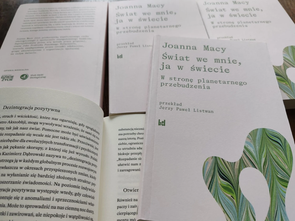 Joanna-Macy-ksiazka-Swiat-we-mnie