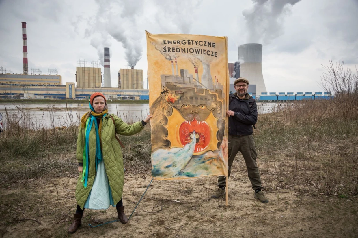 Anna Chmiel i Mat Barski z pracą pt. Energetyczne Średniowiecze. Fot. Stan Barański