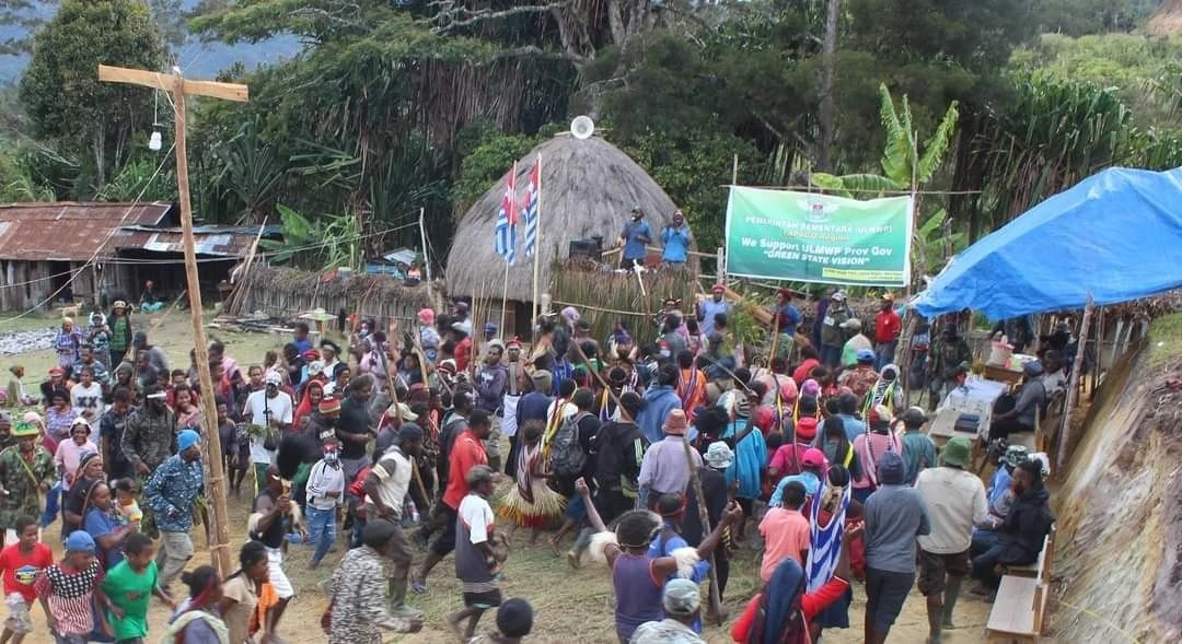 Wiec poparcia dla „Zielonej Wizji Państwa” w tradycyjnym, górskim regionie La Pago w Papui Zachodniej. Fot. Free West Papua Campaign, ULMWP