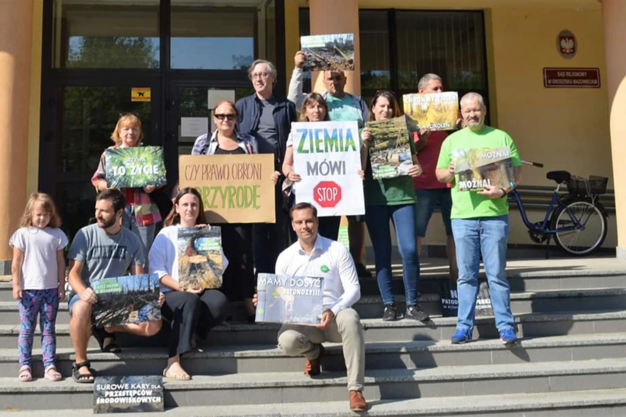 Protest dot. wycinki drzew w Milanówku, fot. Zieloni Powiatu Grodziskiego