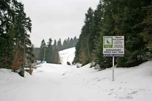 Nielegalne oświetlenie i naśnieżanie na nartostradzie w Tobołowie. Fot. Radosław Ślusarczyk