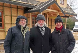 Ostatnie spotkanie z Januszem, w środku Krzysztof A. Worobiec, z prawej Zenon Kruczyński, 5 lutego 2015 r. Fot. Danuta Worobiec