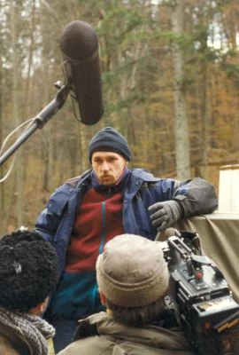 Jacek Zachara podczas realizacji programu „W interesie publicznym”. Rezerwat Turnica, Pogórze Przemyskie, grudzień 1997 r. Fot. Archiwum PnrWI