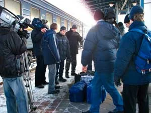 Podczas Operacji „Pierwszokwiat”, zatrzymanie handlarzy z torbami pełnymi kwiatów. Fot. z arch. KCE-K