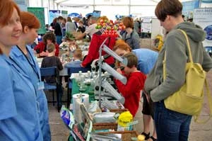 Pikniki i festiwale naukowe odbywają się teraz niemal we wszystkich dużych miastach w Polsce. Bałtycki Festiwal Nauki w Trójmieście poświęcony jest sprawom morskim, liczba widzów w czasie dwóch majowych dni sięga dziesiątków tysięcy. Fot. Stanisław Węsławski