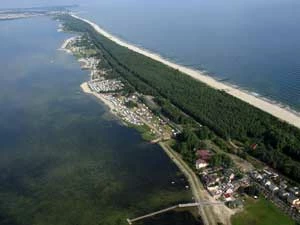 
Brzeg Półwyspu Helskiego od strony Zatoki Puckiej. Fot. archiwum autorów
