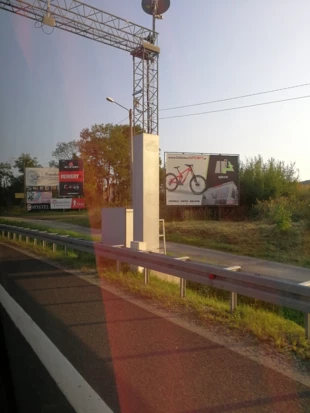 Zakopianka za Krakowem w stronę Myślenic. Fot. Bartłomiej Łazorczyk