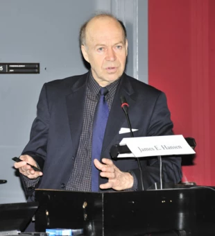 
James E. Hansen – naukowiec całkowicie zaangażowany w walkę z globalnym ociepleniem. commons.wikimedia.org
