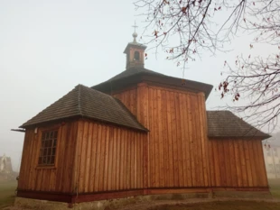 Modrzewiowy kościół św. Rocha w Mroczkowie. Fot. Bartosz Świątek