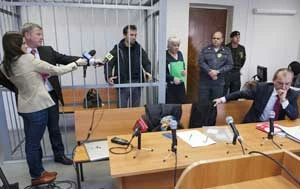 
Przesłuchanie Tomasza Dziemianczuka w sądzie w Murmańsku. © Dmitrij Szaromow / Greenpeace

