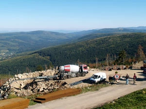 Budowa górnej stacji gondoli. Fot. Paweł Kisiel