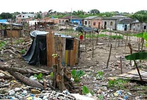 Nowe, nielegalnie „zdobyte” tereny przedmieść Manaus. Fot. Stanisław Jaromi