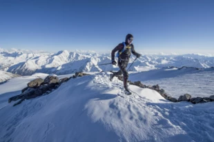 Piotr Hercog przygotowuje się do wyścigu na szczyt góry Elbrus. Fot. Piotr Dymus